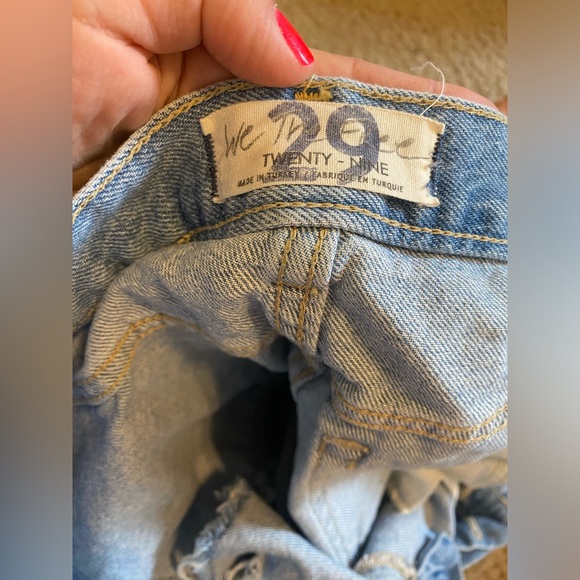 We the free cut off destroyed shorts - Picture 3 of 9